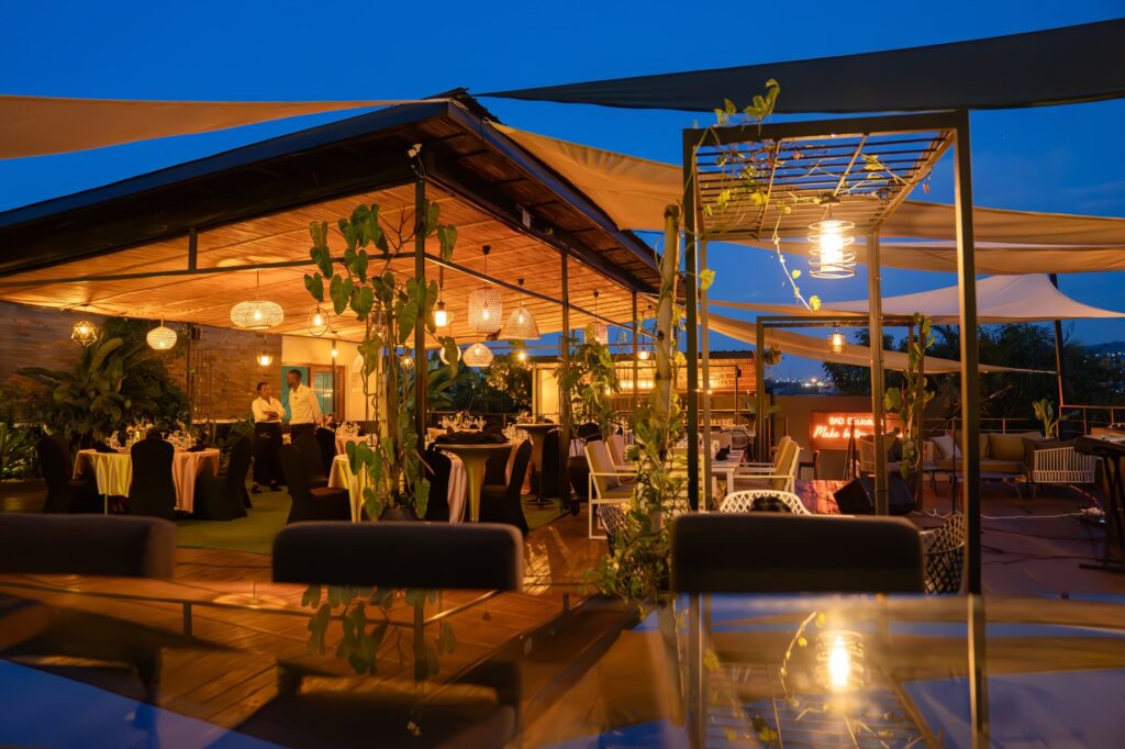 Late-Night Eats and Cafés in Kigali